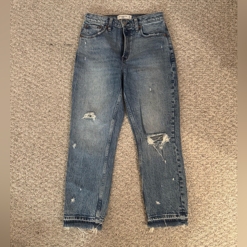 Abercrombie & Fitch The Mom High Rise